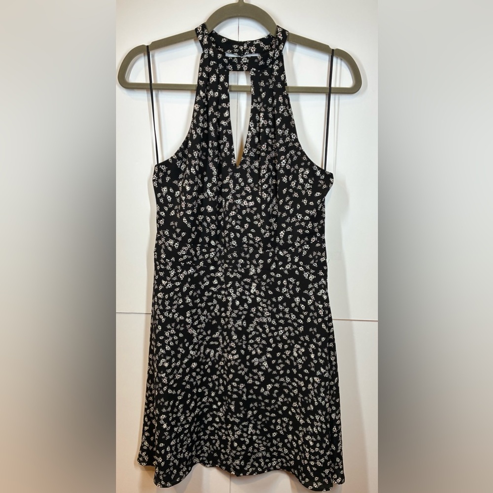 Express Black and White Floral Mock Neck Keyhole Fit and Flare Dress Size 6